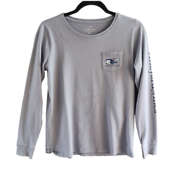 Vineyard Vines Other - Vineyard Vines Halloween Shirt
L Blue Pocket Tee
Pullover Whale Vampire